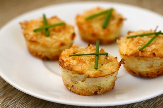 MINI CRAB CAKES WITH BASIL MAYONNAISE