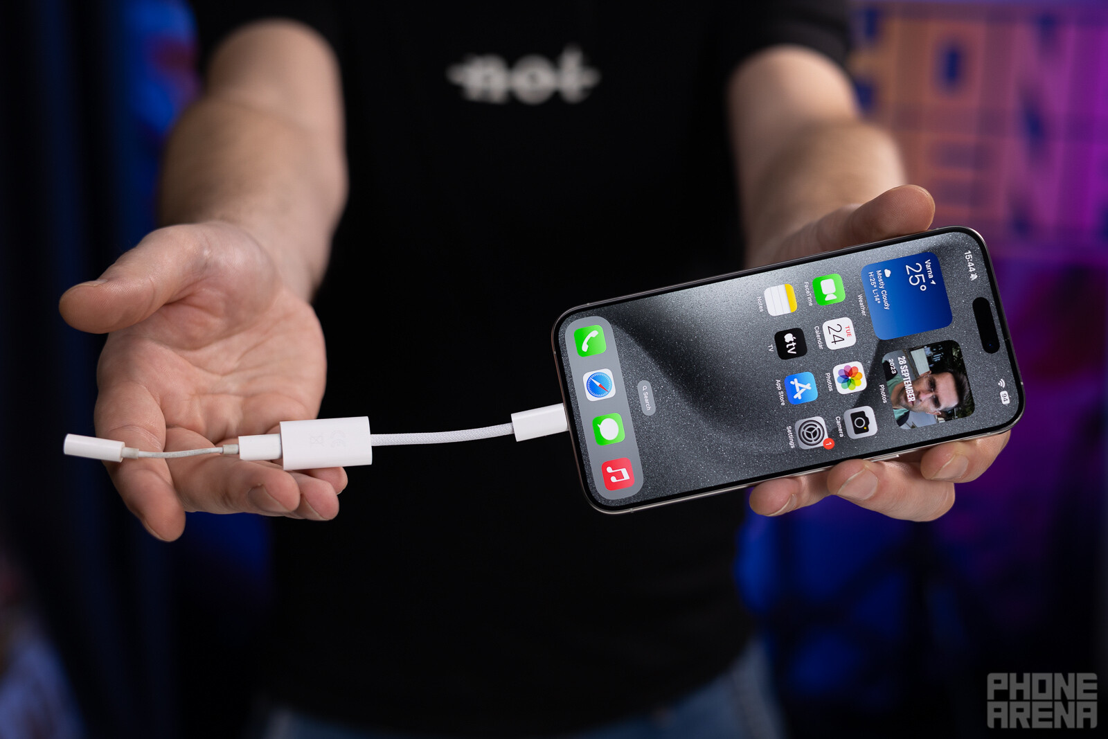 Dongle life – iPhone 15 with USB C: can you use adapters to connect Lightning accessories?