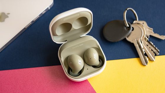 Save 47% on a new pair of Galaxy Buds 2 at these merchants while you still can