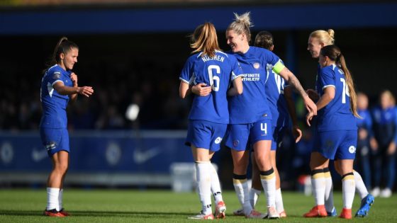 Chelsea rally to keep pace with Manchester City in WSL