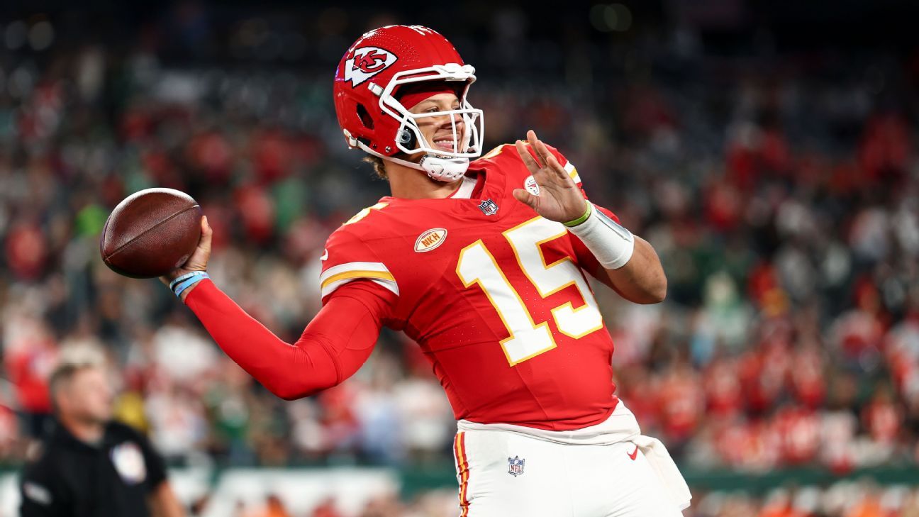 Chiefs open to letting Patrick Mahomes punt if needed