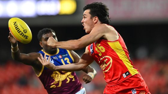 Elijah Hollands trade to Carlton, price, Gold Coast Suns, deal details, playing in midfield, wingman