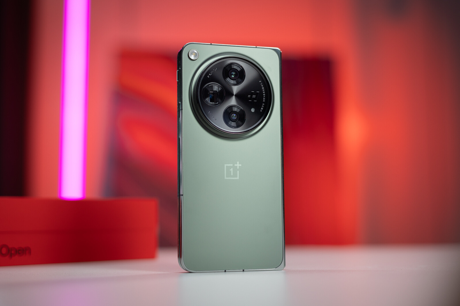The OnePlus Open in Emerald Dusk - OnePlus Open colors: all official shades