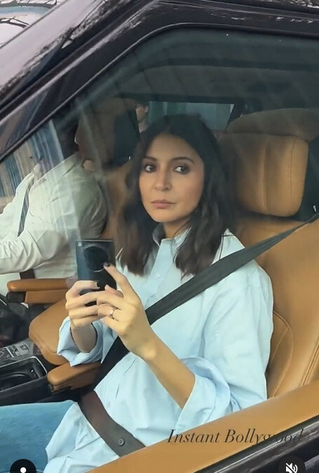 Bollywood actress Anushka Sharma was photographed with the OnePlus Open in her hands last month - Specifications of the OnePlus Open leaked on the eve of the unveiling;  the two screens will be the brightest of all smartphones