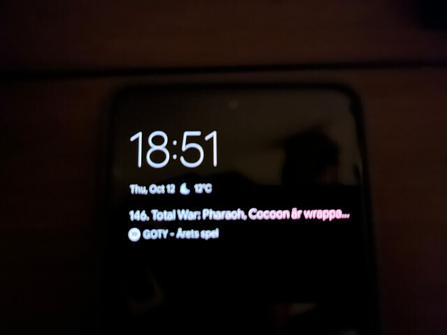 Image Credit – HennyKoopla/Reddit – Pixel 8 Pro owners face pink/yellow text bug on always-on display