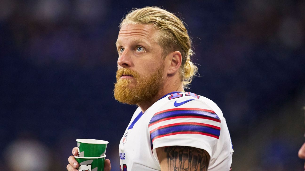 Sources - WR Cole Beasley off Giants practice squad