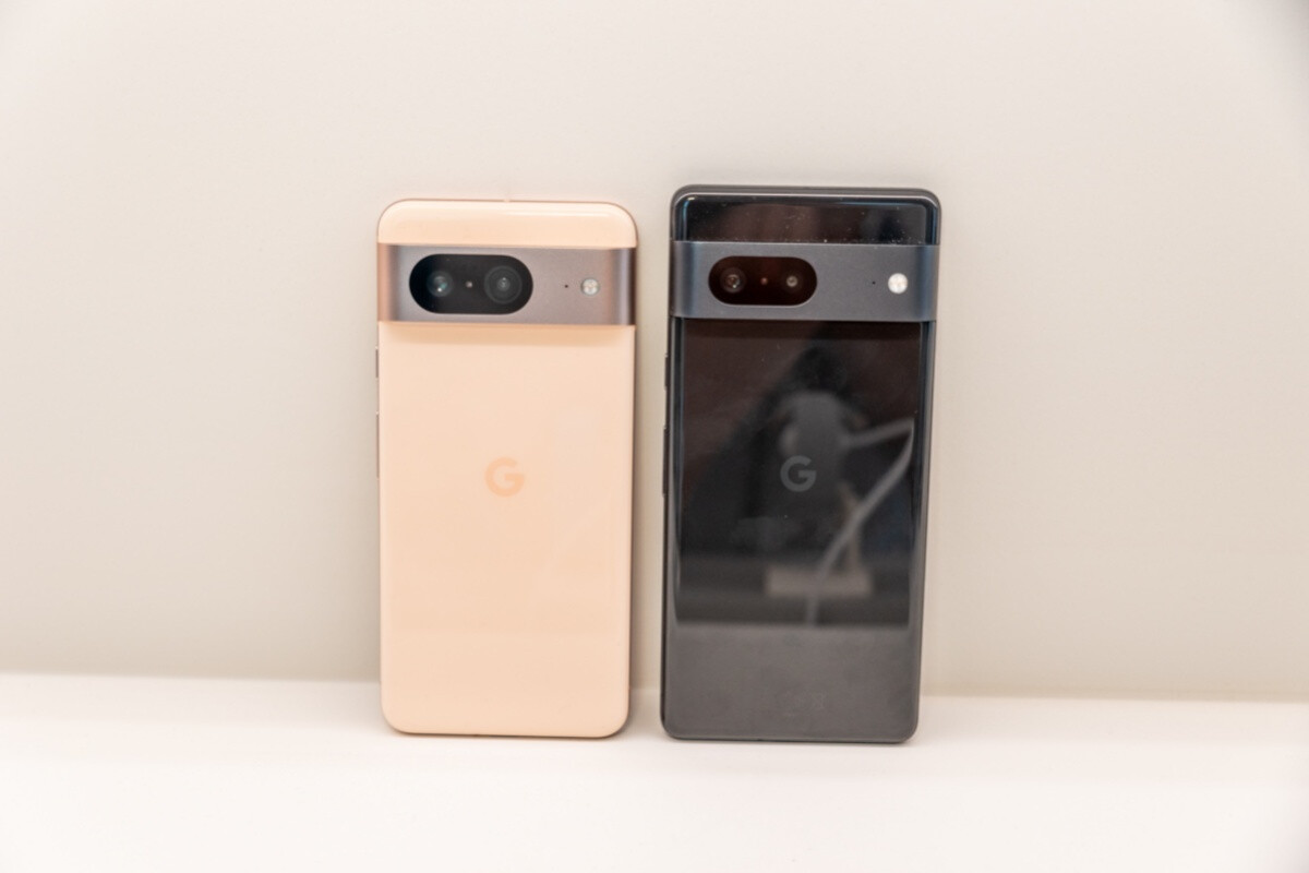 The Pixel 8 and Pixel 7 (pictured here together) come with the exact same modem under the hood.  - Pixel 8 and 8 Pro's new widespread battery drain issue will give Google fans déjà vu