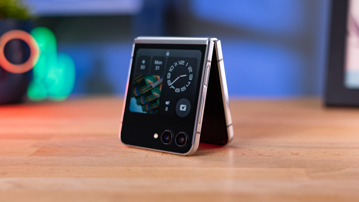 Looking for a foldable bargain? Check out Best Buy