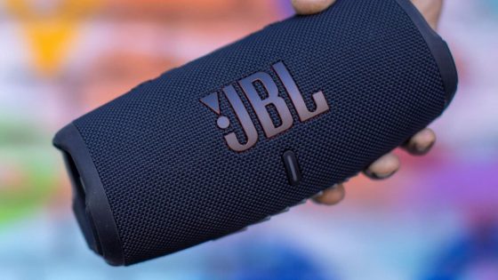 Amazon is still letting you snag the JBL Charge 5 at an irresistible price