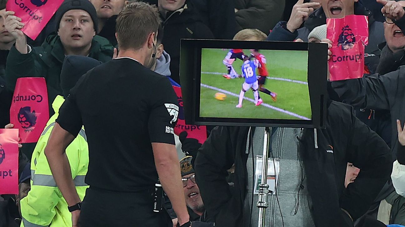 The VAR Review: Man United penalty, foul on Alisson, more