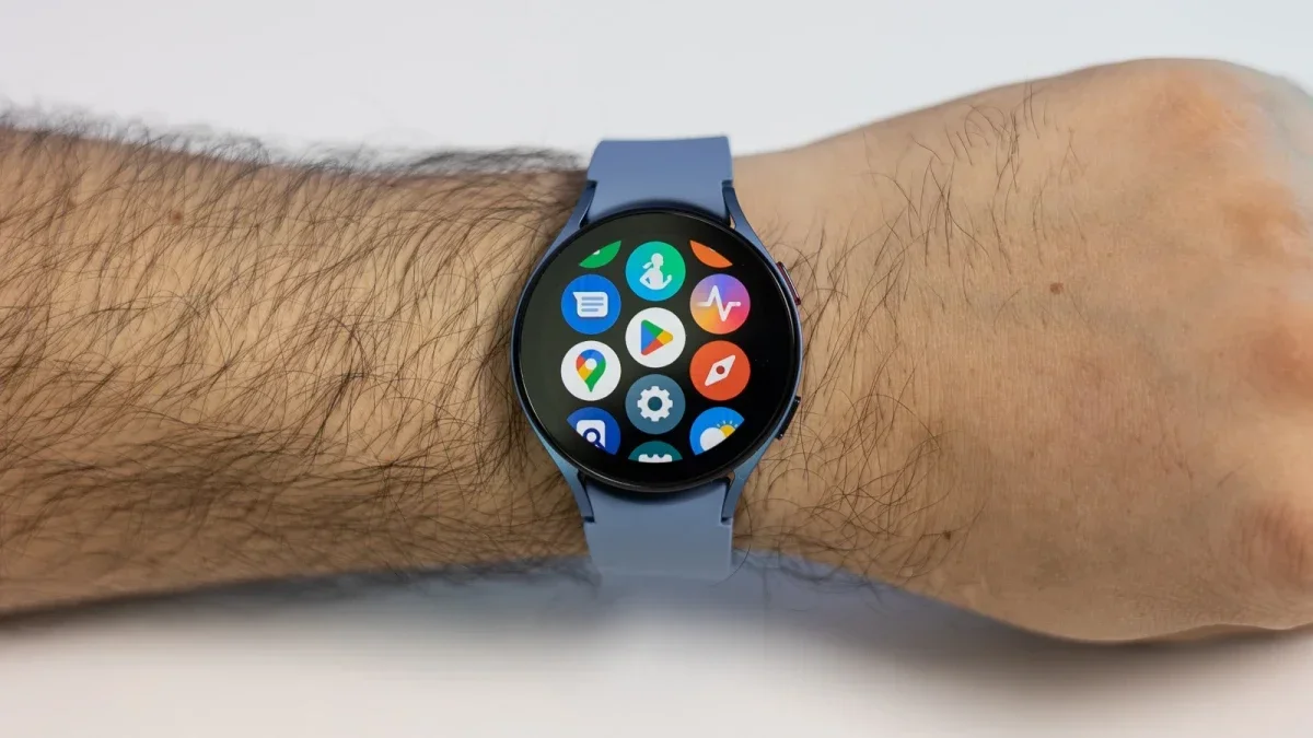 Amazon cuts the price of the LTE Galaxy Watch 5 by $110, making it a real bargain for those on a shoestring budget