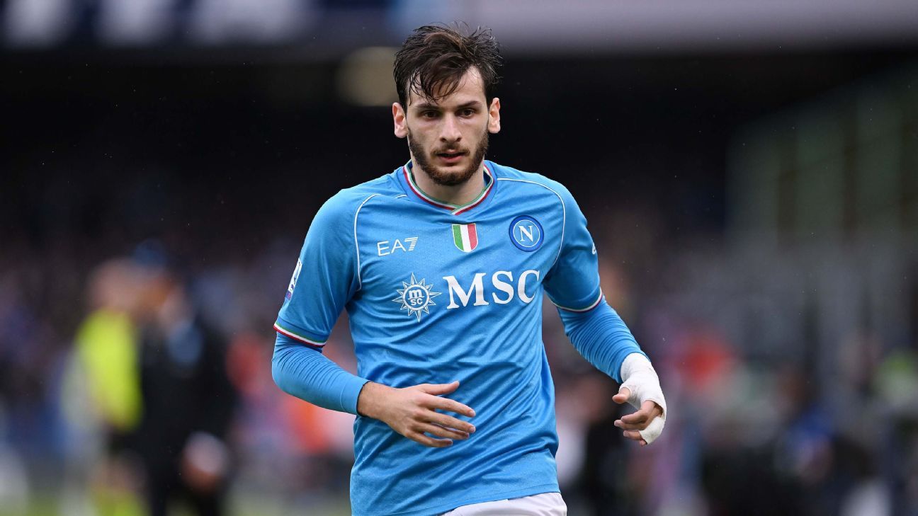 Chelsea eyeing Napoli winger Kvaratskhelia - sources