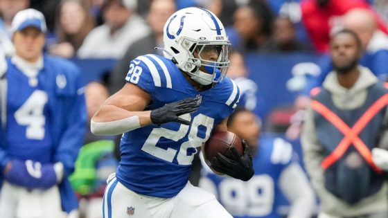 Colts RB Jonathan Taylor to undergo thumb surgery