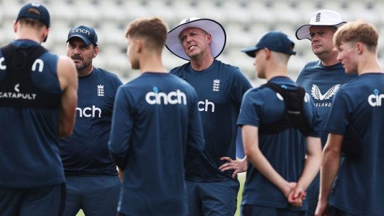 Graeme Swann moulds young England spinners dreaming of another series win in India