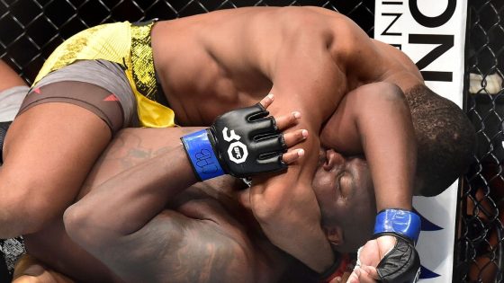 Jailton Almeida dominates Derrick Lewis on mat, wins at UFC Sao Paulo