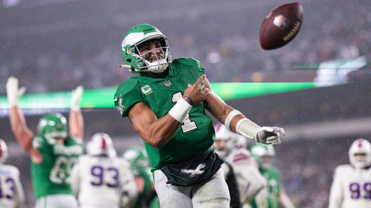 Jalen Hurts, Eagles tie record with 4th straight comeback win