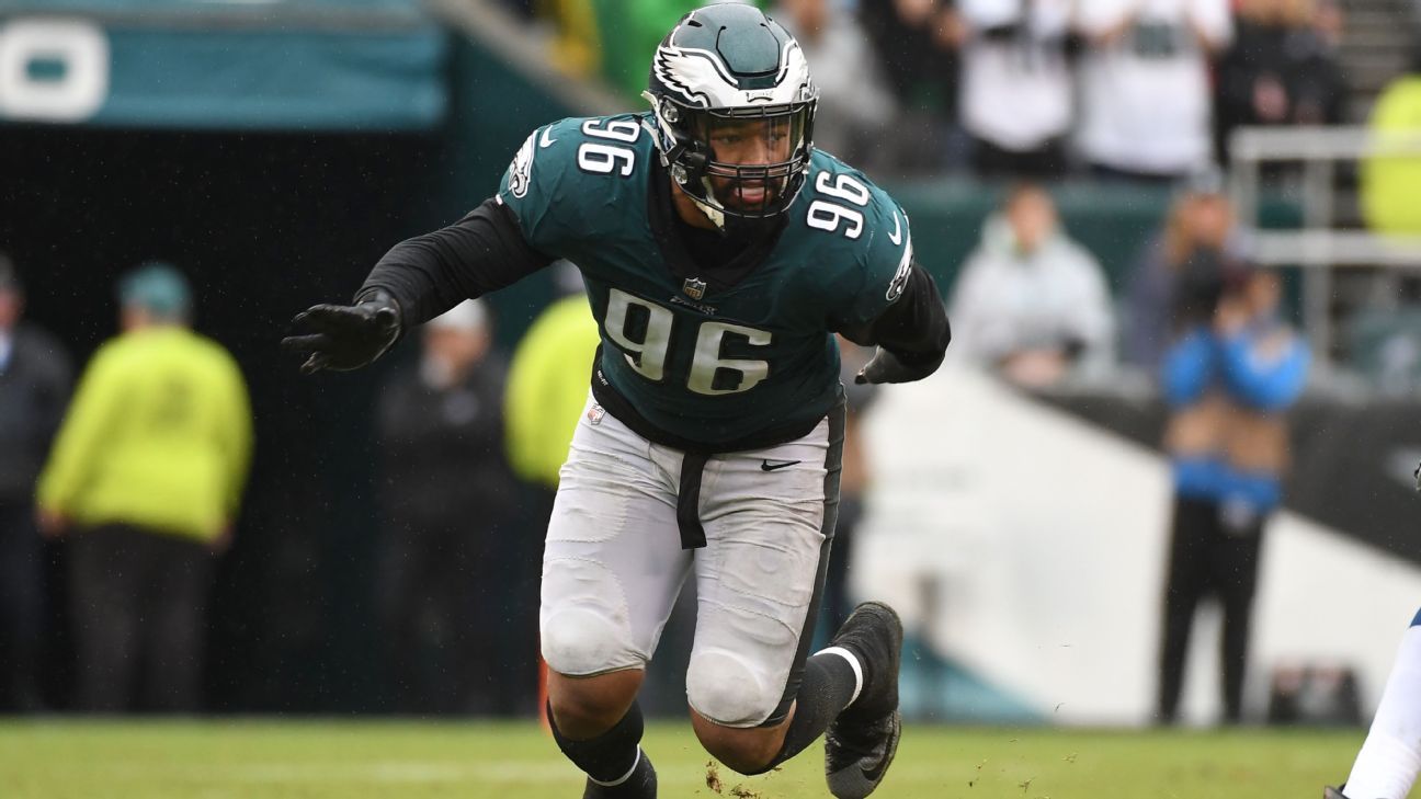 Texans claim Eagles DE Derek Barnett from waivers