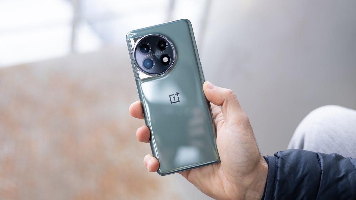 The remarkable OnePlus 11 is available at a flagship killer price at Best Buy on one condition