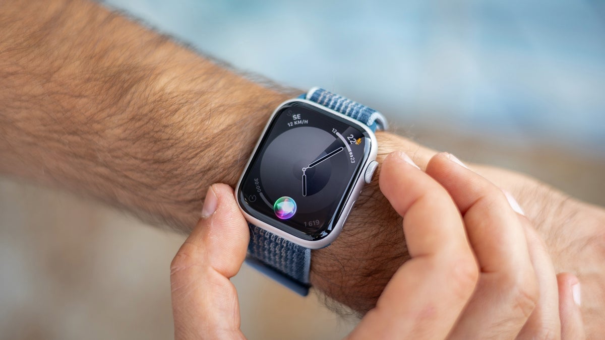 Fall detection on the Apple Watch helps hiker survive a serious injury