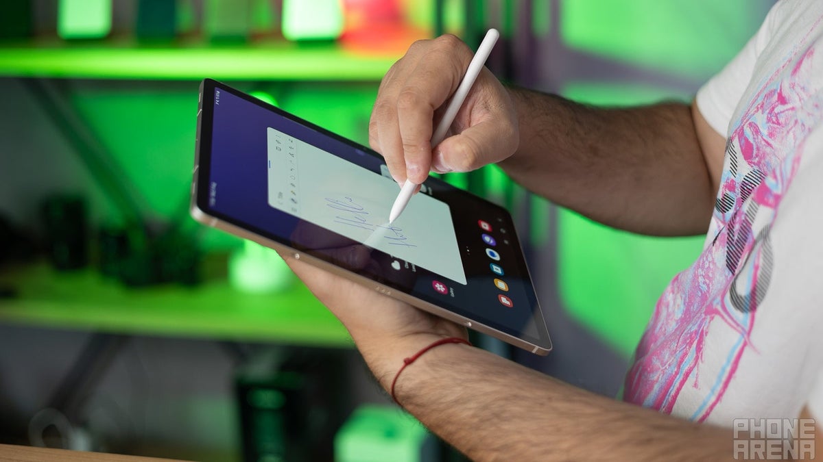 Amazon has Samsung's 256GB Galaxy Tab S9 screamer (with S Pen) on sale at a rare $167 discount