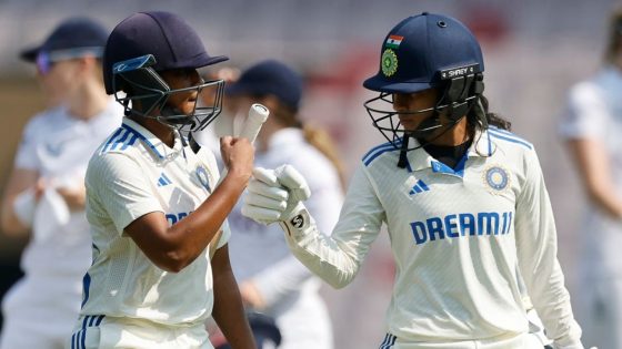 Shubha and Rodrigues give the silent treatment to England