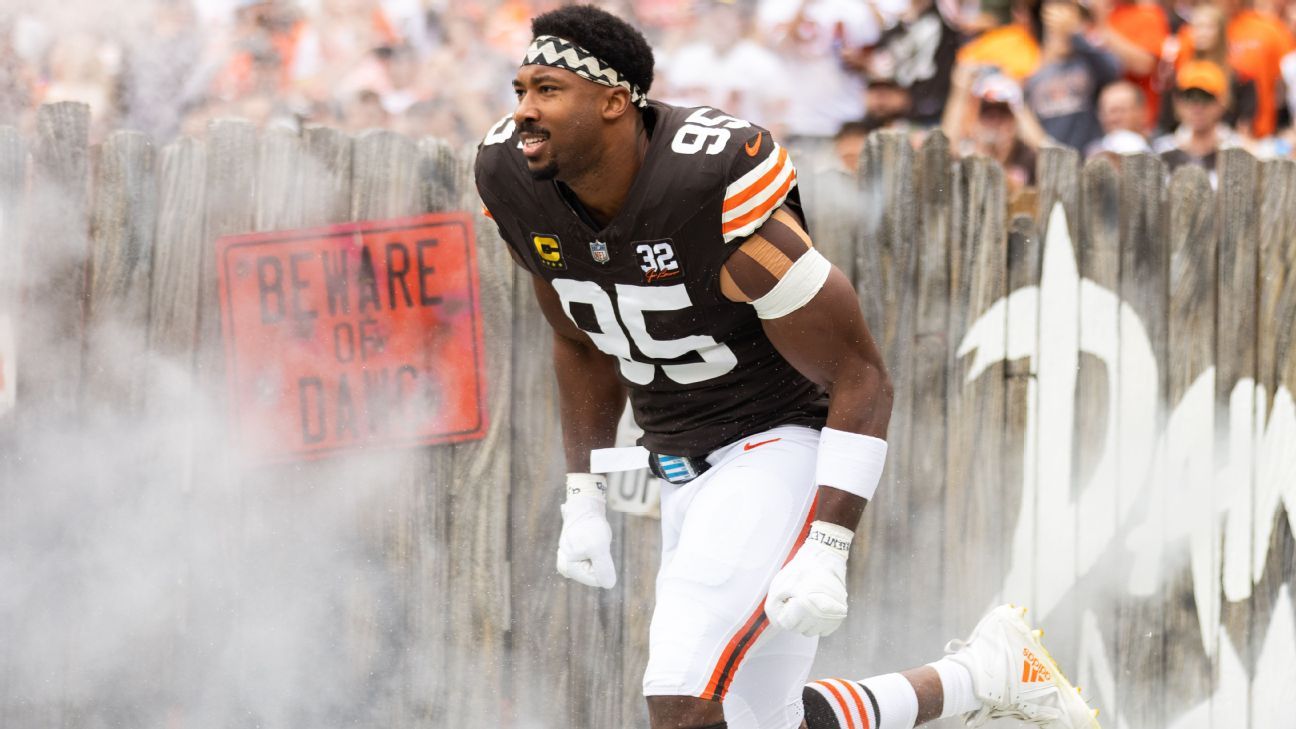 Report - Browns' Myles Garrett fined $25K for criticizing officials