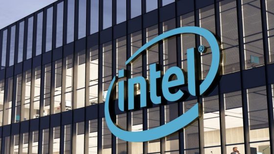 Intel could create a chip with one trillion transistors by 2030 says its CEO