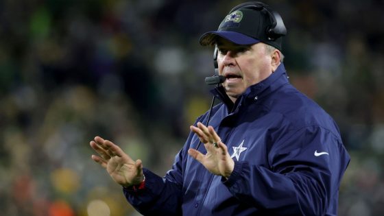 Cowboys' Mike McCarthy having surgery, expects to coach vs. Eagles