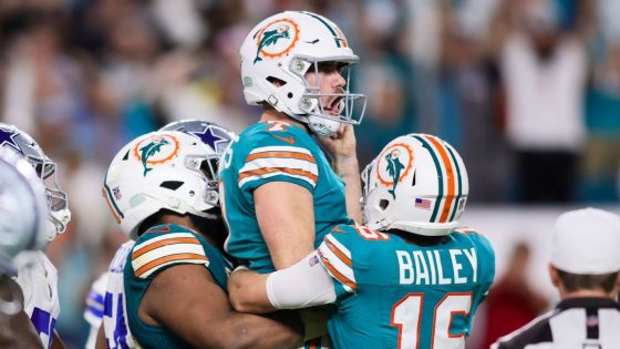 Dolphins secure playoff berth with last-second FG vs. Cowboys