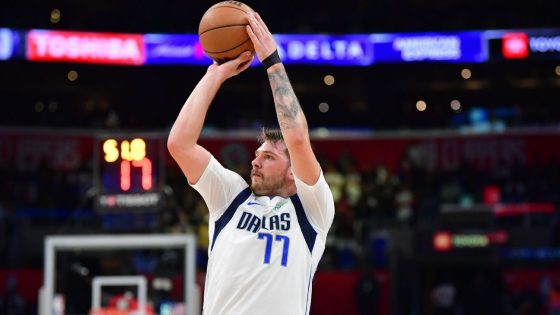 Luka Doncic has first-half triple-double in Mavs' blowout of Jazz