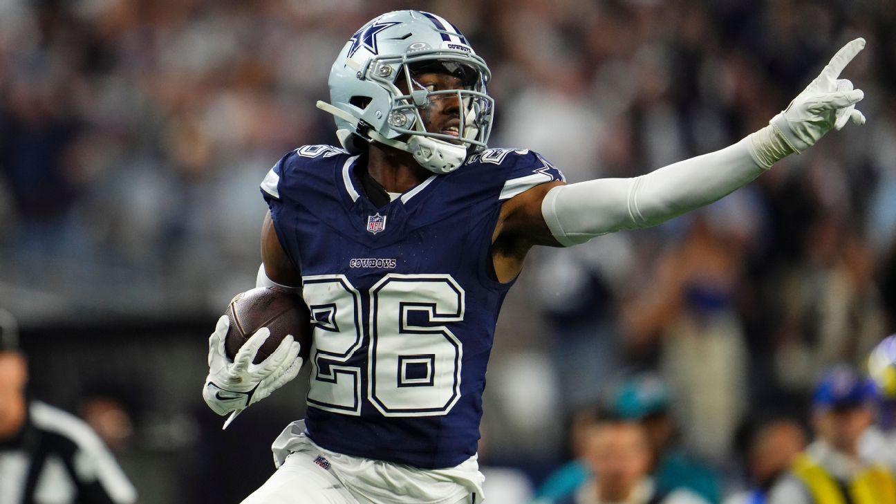 NFL Week 17 uniforms: Cowboys' navy look, Ravens rock purple pants