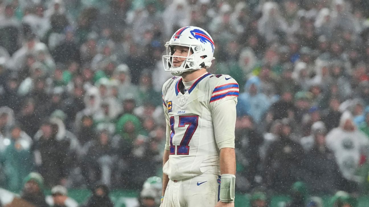 NFL quarterback questions: Concerns, standouts, contracts, more