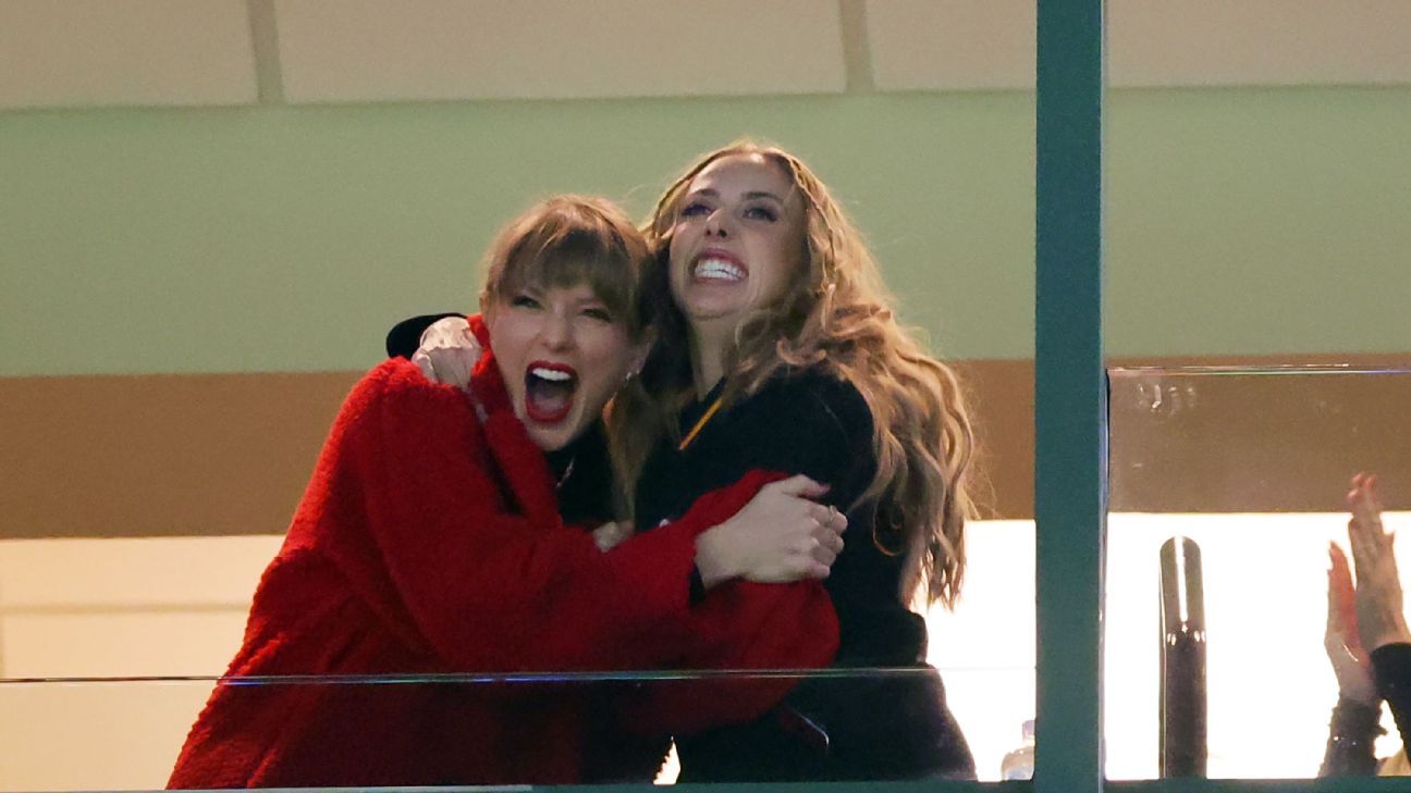 Taylor Swift, Simone Biles attend Chiefs-Packers SNF game