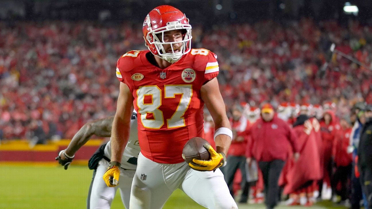 Travis Kelce says Chiefs' offensive woes 'not just one guy'
