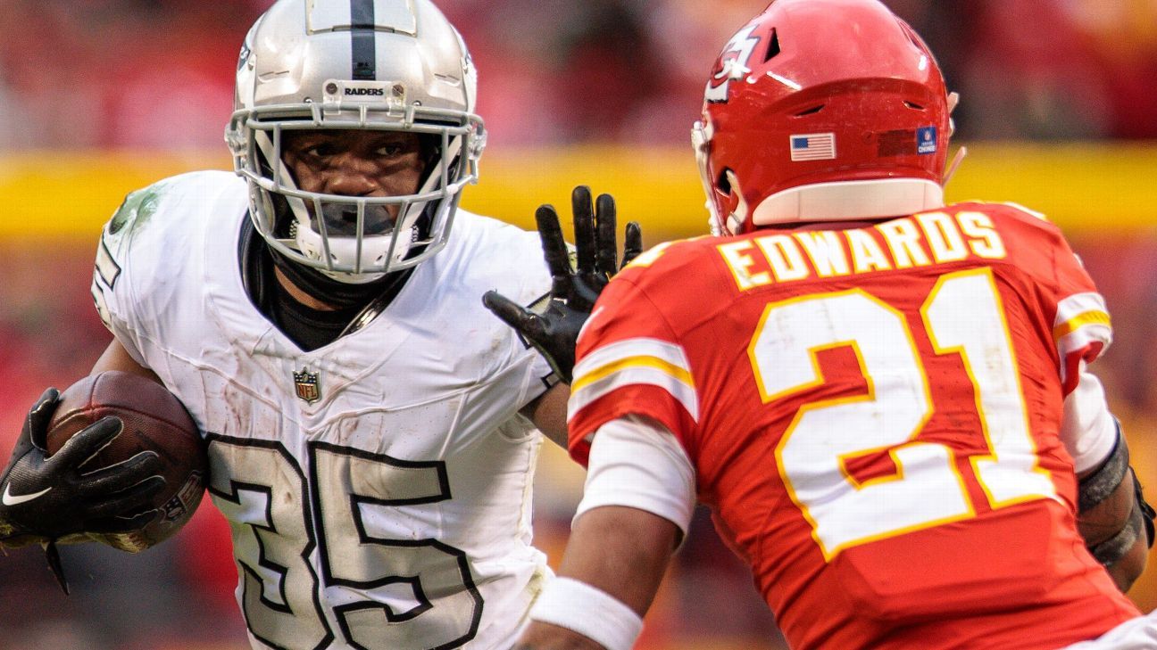 Zamir White leads Las Vegas Raiders past Kansas City Chiefs