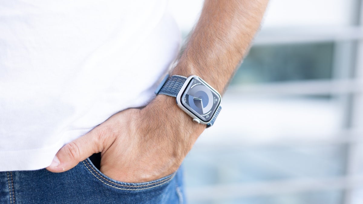 The Apple Watch Series 9 is alive, well, and handsomely discounted in the new year