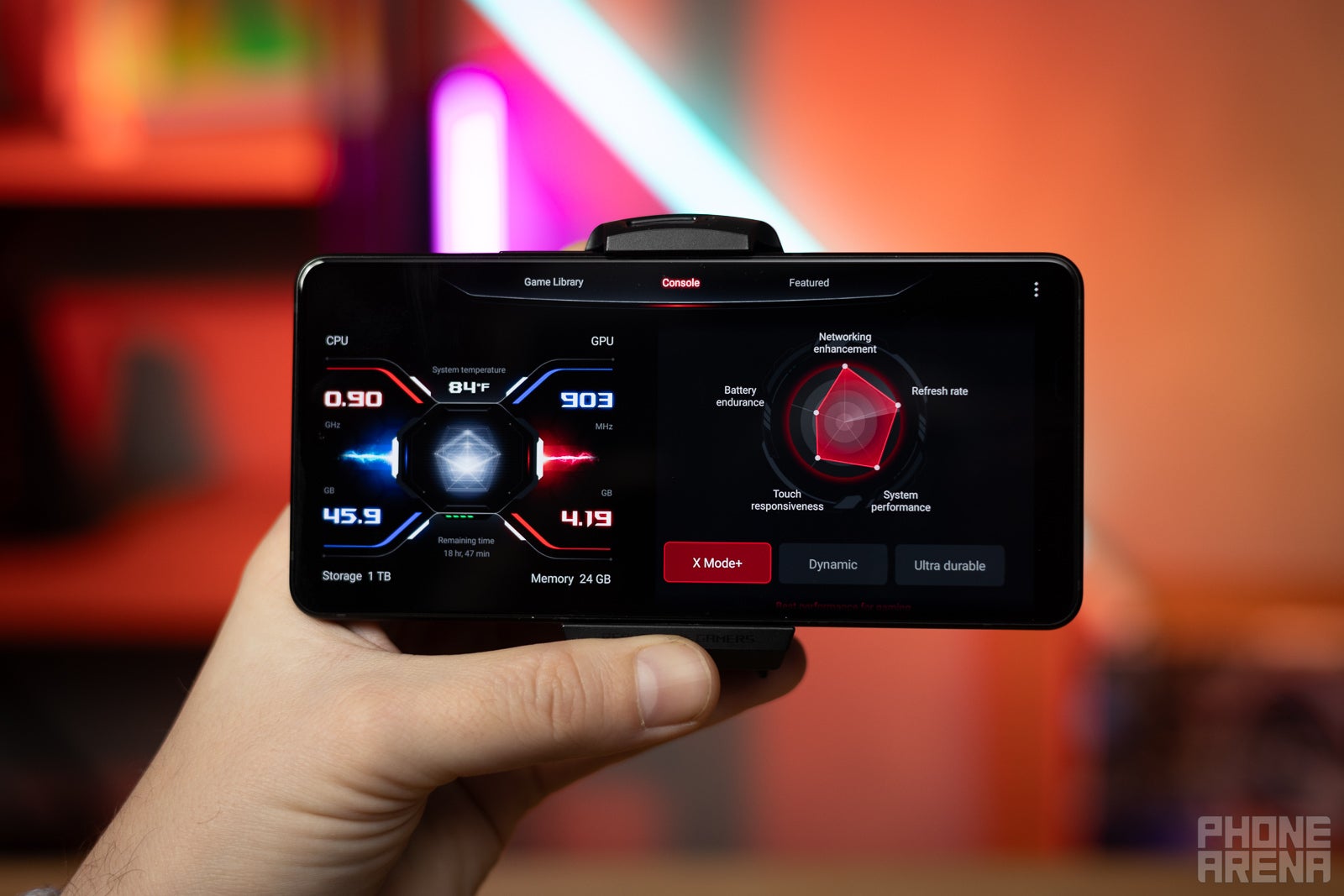 Mise au point, jeu lancé (Crédit image - PhoneArena) - Premières impressions de l'Asus ROG Phone 8 Pro : vieilles astuces, nouveau design !
