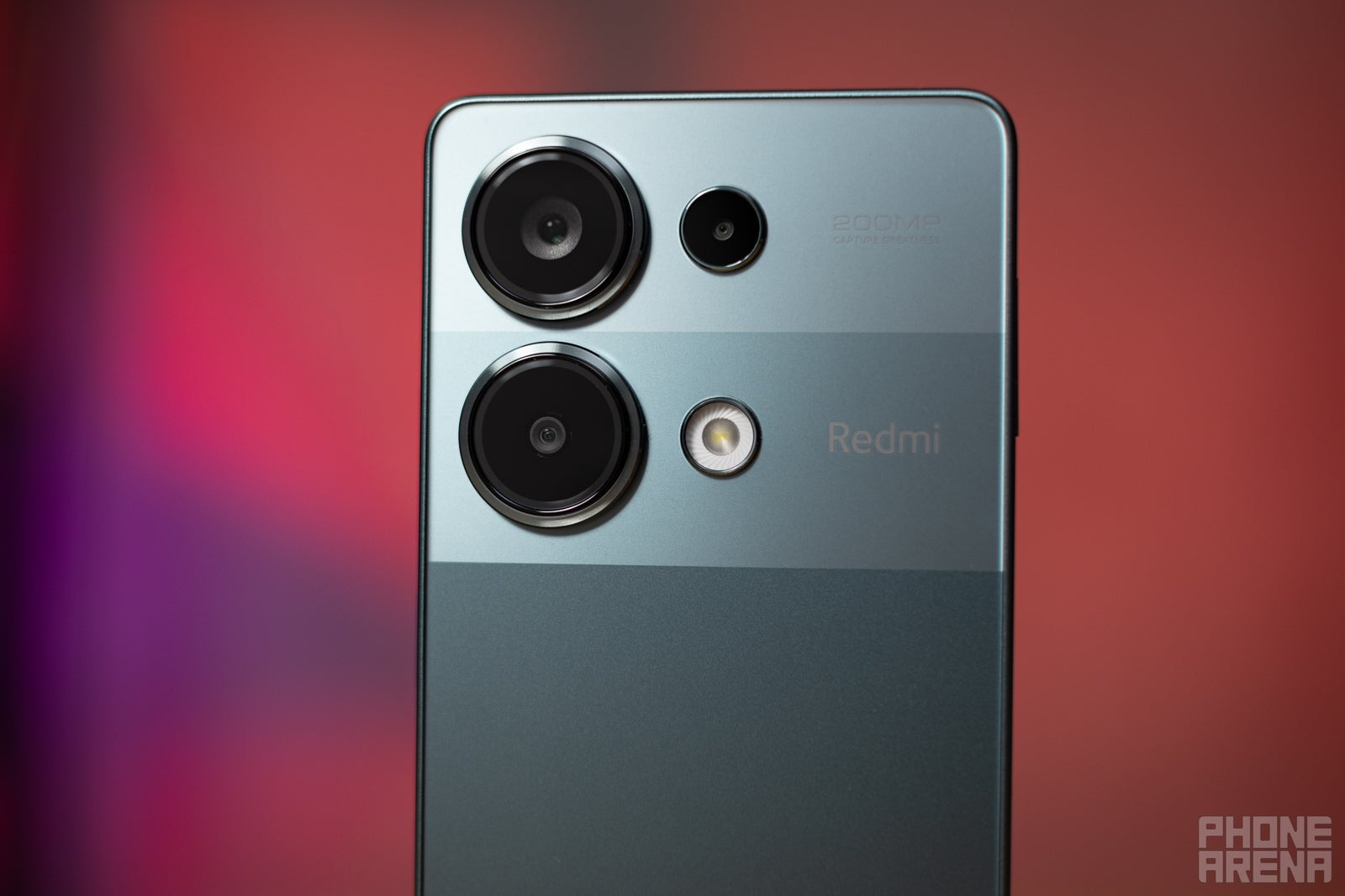 Il a trois caméras à l'arrière, mais celle macro n'est pas d'une grande utilité - Xiaomi Redmi Note 13 Pro Review
