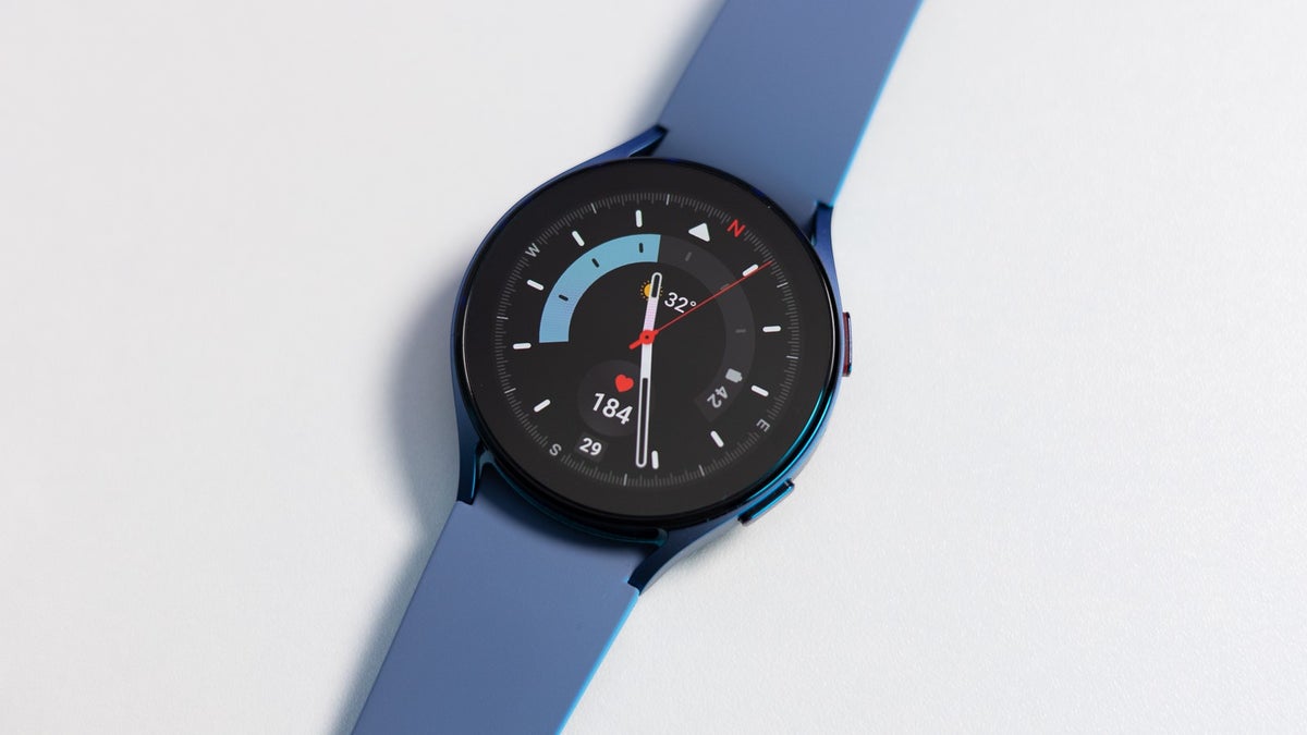 Save $100 on the old but gold Galaxy Watch 5 with LTE at Amazon while you can