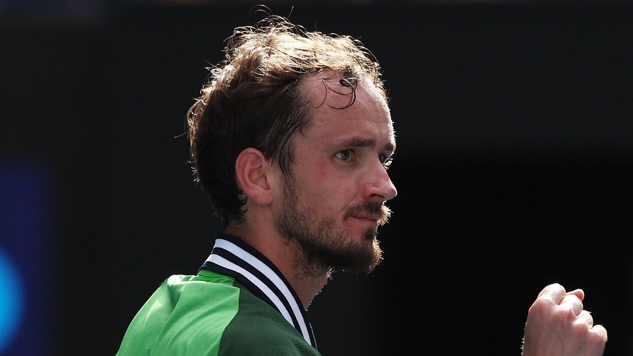 Daniil Medvedev takes out Hubert Hurkacz, back in Australian Open semifinals