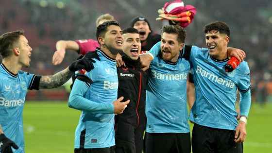 European soccer news: Leverkusen stay top, Cole Palmer shines