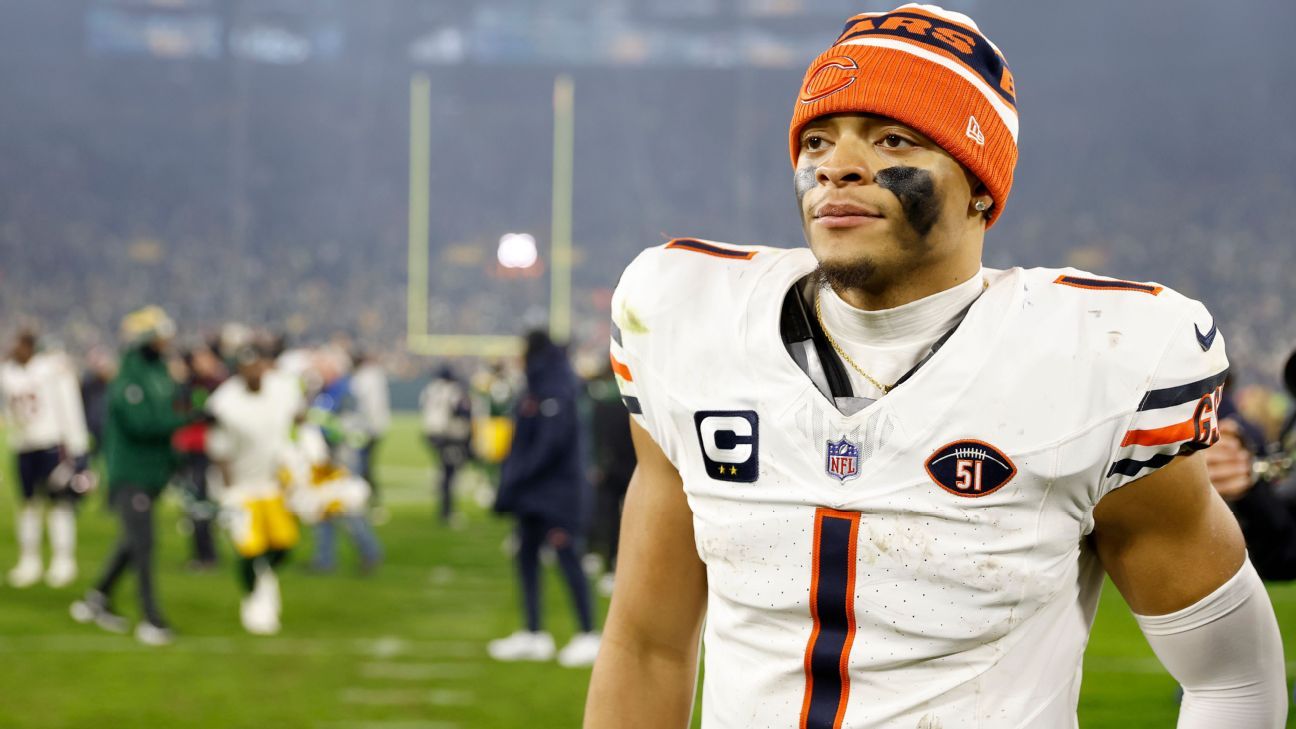 Justin Fields, with Bears future uncertain, says 'I gave it my all'