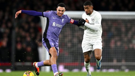 Liverpool's Alexander-Arnold to miss 'weeks' with knee injury