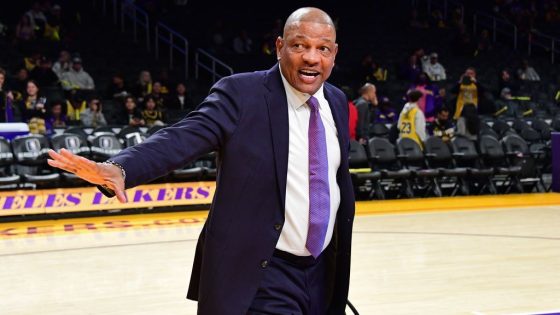 Sources - Bucks in talks with Doc Rivers on head-coaching job