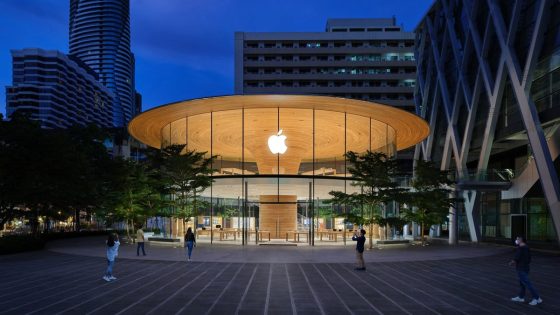 Exodus at Apple: Another veteran designer departs, Jony Ive's era nears its end