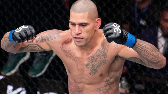 Alex Pereira will meet Jamahal Hill in UFC 300 headliner