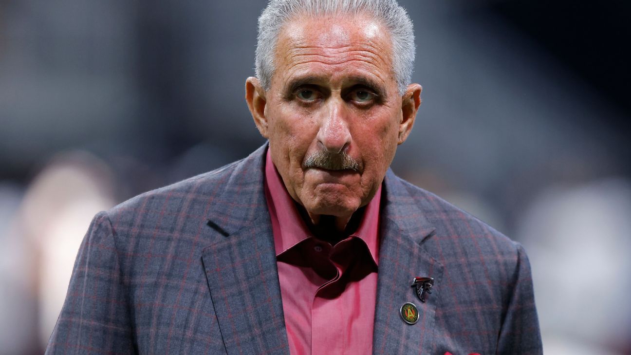 Falcons' Blank: Belichick never asked for player control