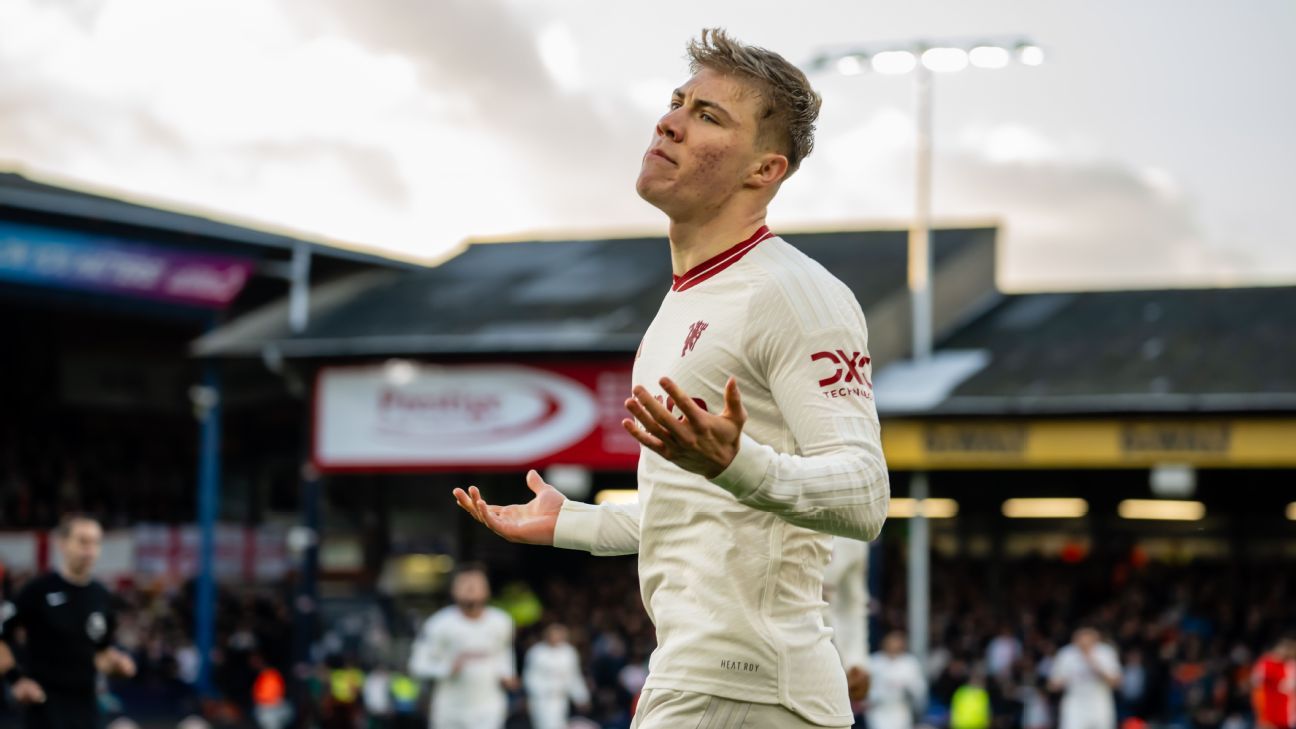 Man United striker Højlund sidelined with muscle injury