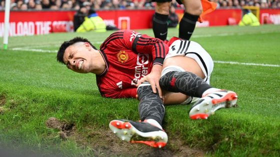 Manchester United defender Martínez out two months with injury