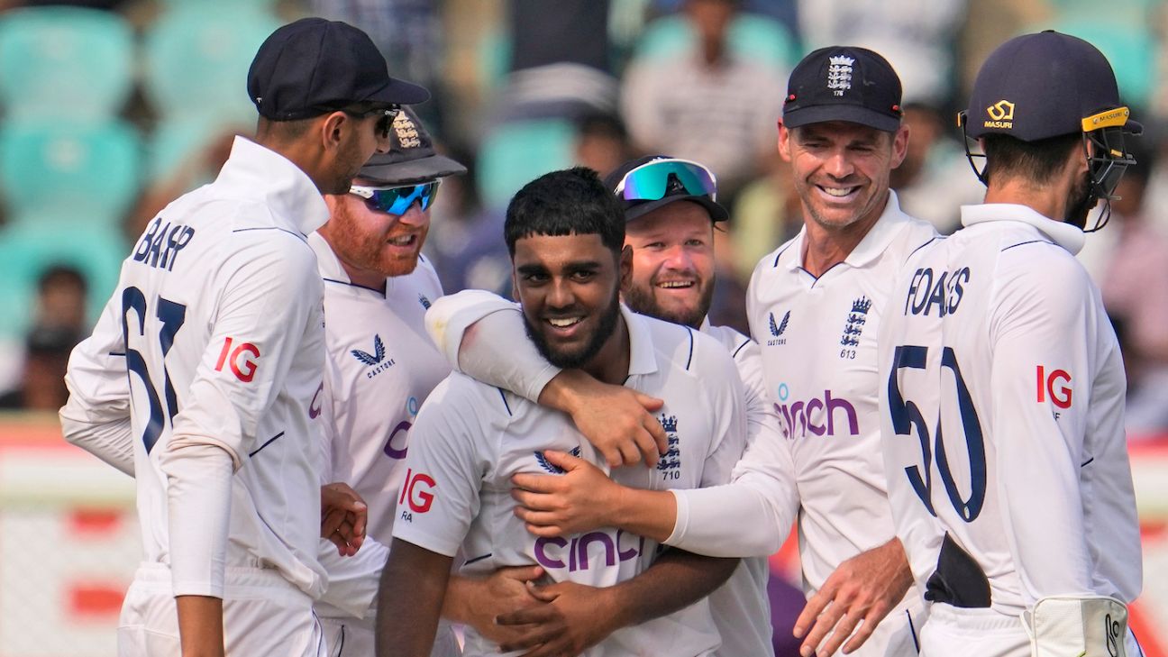 Rehan Ahmed swings from the hip... but not on the golf course